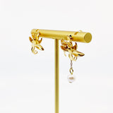 Золотые серьги-гвоздики с жемчугом лотоса