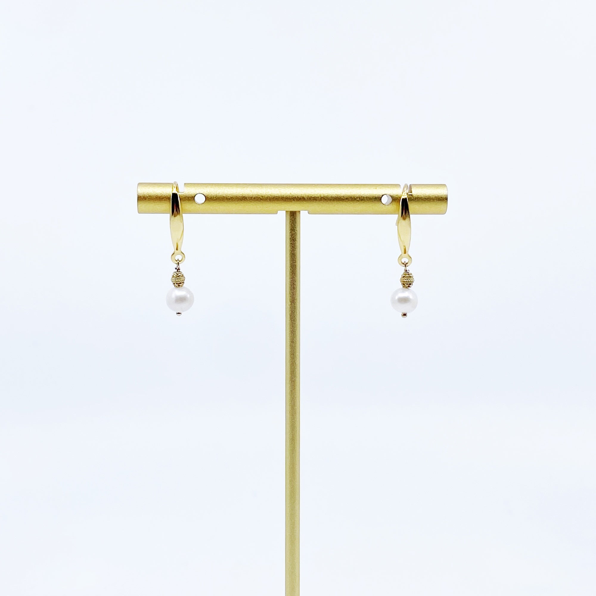 The Nine Gold Pearl Necklace and Earrings Set