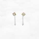 Серьги-гвоздики с лунным камнем и жемчугом 