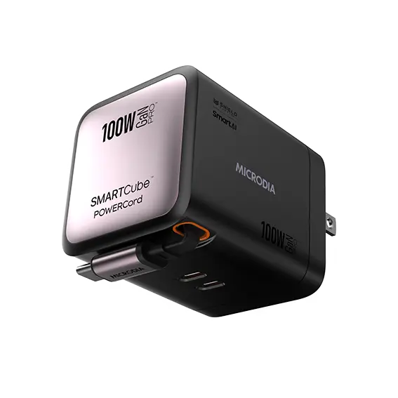Зарядное устройство MICRODIA SMARTCube™ POWERCord мощностью 100 Вт с GaN Pro, встроенным кабелем USB-C и двумя выходами USB-C PD и USB-A 