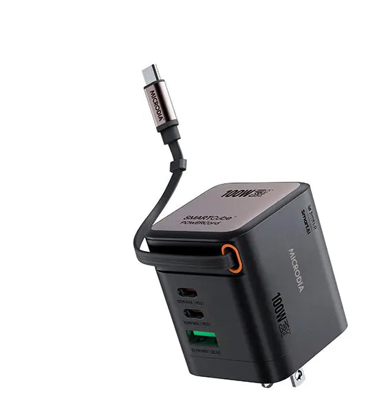 Зарядное устройство MICRODIA SMARTCube™ POWERCord мощностью 100 Вт с GaN Pro, встроенным кабелем USB-C и двумя выходами USB-C PD и USB-A 