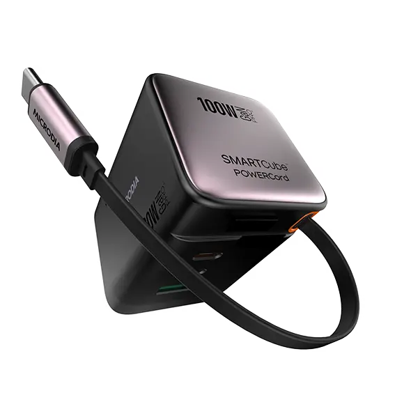 Зарядное устройство MICRODIA SMARTCube™ POWERCord мощностью 100 Вт с GaN Pro, встроенным кабелем USB-C и двумя выходами USB-C PD и USB-A 