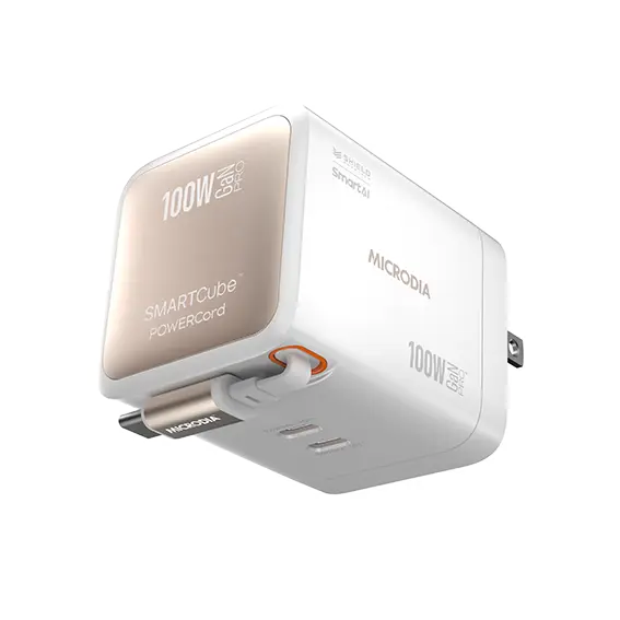 Зарядное устройство MICRODIA SMARTCube™ POWERCord мощностью 100 Вт с GaN Pro, встроенным кабелем USB-C и двумя выходами USB-C PD и USB-A 